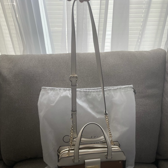 NWOT Calvin Klein Signature Crossbody Shoulder Bag - Picture 3 of 15